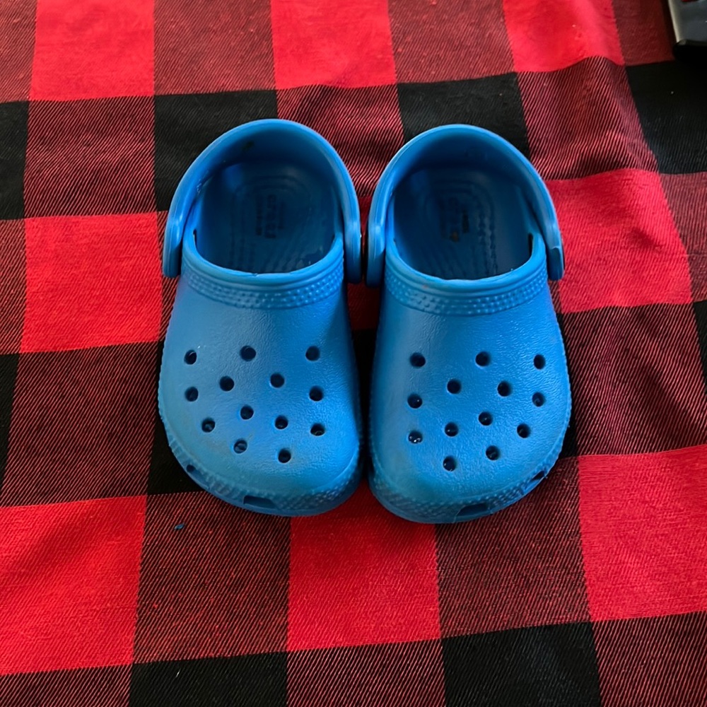 CROCS